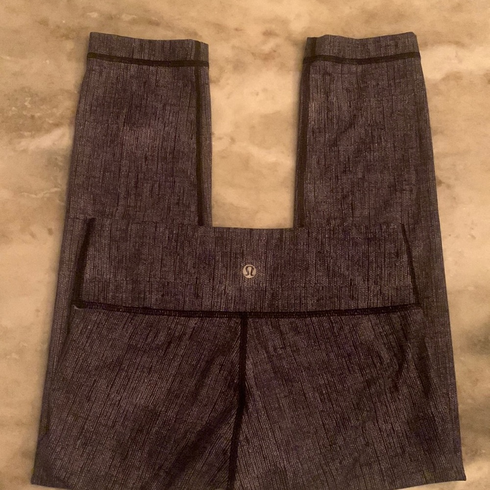 Lululemon cropped leggings Size 4
